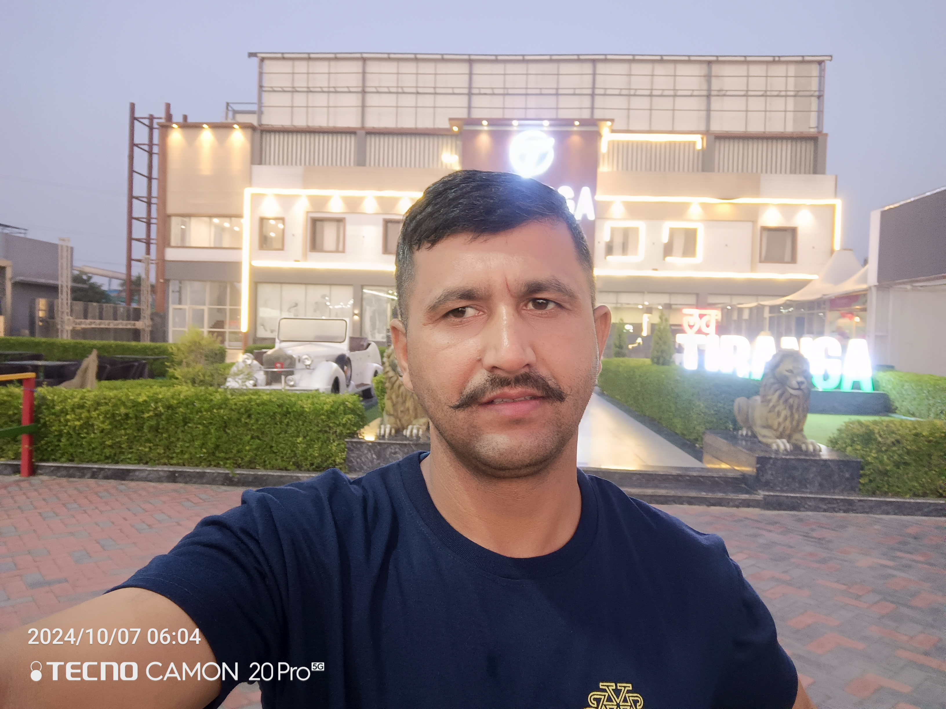 Ex-student's Photo